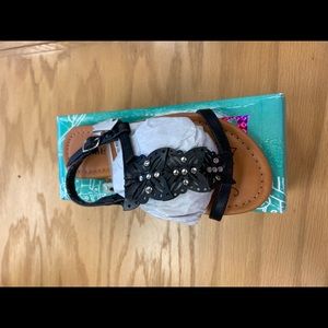 link butterfly sandal in black